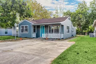 1236 San Felipe St, Angleton, TX 77515 - Photo 1