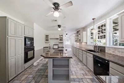 6998 Commander Roland Drive, Hitchcock, TX 77563 - Photo 5