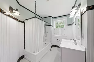 6998 Commander Roland Dr, Hitchcock, TX 77563 - Photo 15