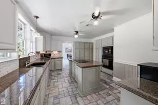 6998 Commander Roland Dr, Hitchcock, TX 77563 - Photo 13