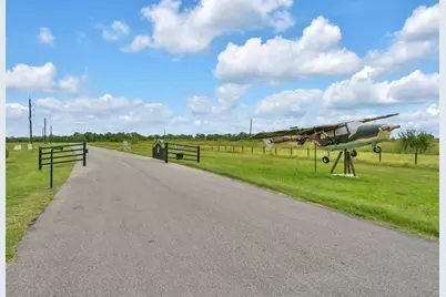 7787 Meteor Drive, Sealy, TX 77474 - Photo 9