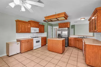 310 Chestnut Street, Lake Jackson, TX 77566 - Photo 17