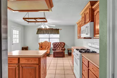 310 Chestnut Street, Lake Jackson, TX 77566 - Photo 19