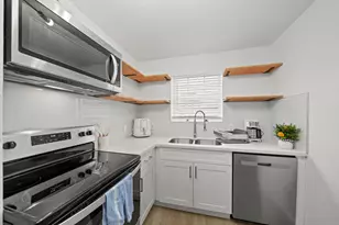 701 28th St, Galveston, TX 77550 - Photo 3