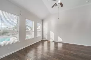 10923 Whistlers Cottage Ct, Houston, TX 77088 - Photo 5