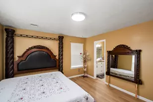 12610 Skyview Creek Ct, Houston, TX 77047 - Photo 13