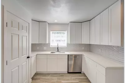 591 River Plantation Drive, Conroe, TX 77302 - Photo 7