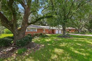 1705 Adams St, Baytown, TX 77520 - Photo 3
