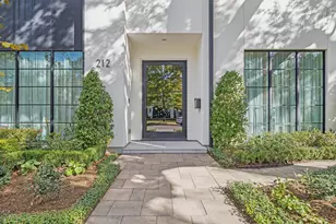 212 E Cowan Dr, Houston, TX 77007 - Photo 5