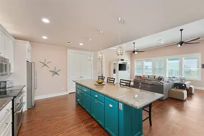 172 Ocean View Drive, Crystal Beach, TX 77650 - Photo 9