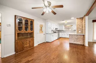 105 Memorial Ln, Columbus, TX 78934 - Photo 9