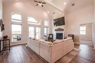 119 Bunker Hl Ct, Anahuac, TX 77514 - Photo 9