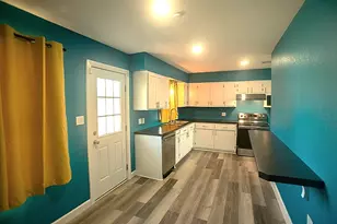 1118 W 11th St, Freeport, TX 77541 - Photo 3