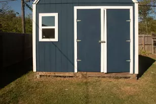 1118 W 11th St, Freeport, TX 77541 - Photo 13