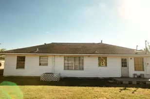 1118 W 11th St, Freeport, TX 77541 - Photo 17