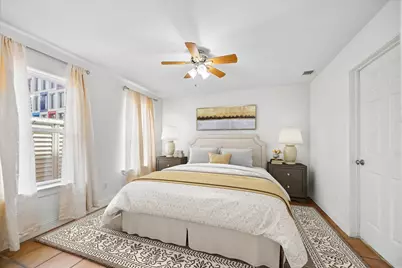 4011 Garrott Street, Houston, TX 77006 - Photo 3
