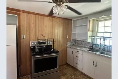 410 E Gregg Street, Mount Enterprise, TX 75681 - Photo 17