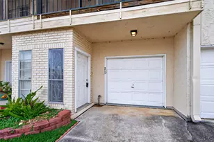 71 Regency Pt, Conroe, TX 77356 - Photo 1