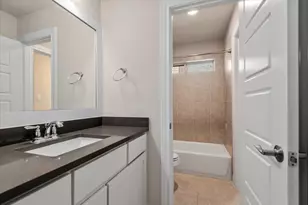 35 N Wheatleigh Dr, Tomball, TX 77375 - Photo 39