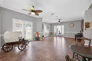 915 Highland Woods Dr, Highlands, TX 77562 - Photo 13