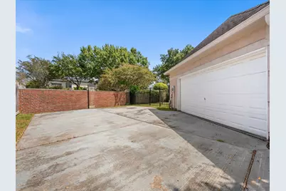 66 Blooming Grove Lane, Houston, TX 77077 - Photo 35