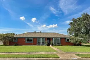49 Colony Square, Angleton, TX 77515 - Photo 1