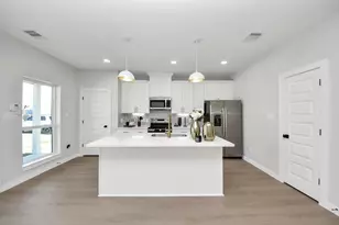 9826 Nedwald St, Houston, TX 77029 - Photo 29