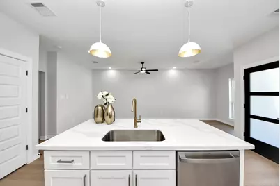 9826 Nedwald Street, Houston, TX 77029 - Photo 35