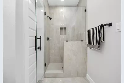 9826 Nedwald Street, Houston, TX 77029 - Photo 19