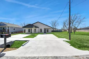 9826 Nedwald St, Houston, TX 77029 - Photo 3