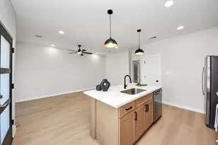 9826 Nedwald St, Houston, TX 77029 - Photo 9