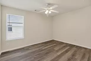 10635 Goldfinch Rd, Baytown, TX 77523 - Photo 15