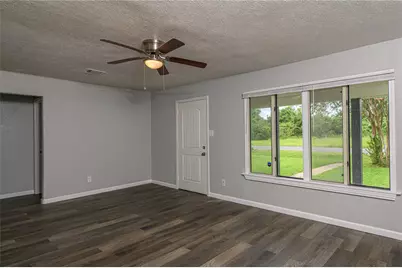 6811 Mike Street, Hitchcock, TX 77563 - Photo 5