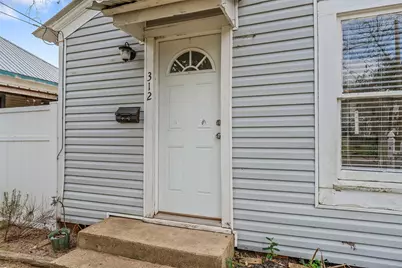 312 E Murchison Street, Palestine, TX 75801 - Photo 15