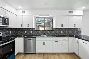 1046 Lake View Dr, Montgomery, TX 77356 - Photo 31