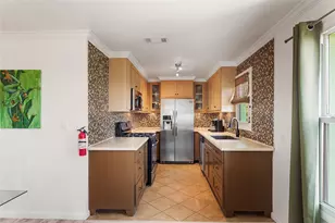 726 91st St, Galveston, TX 77554 - Photo 5