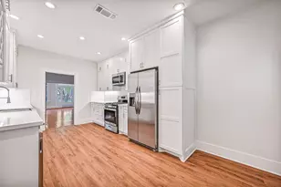 3921 Ave P 1/2, Galveston, TX 77550 - Photo 15