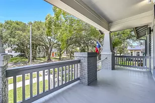 3921 Ave P 1/2, Galveston, TX 77550 - Photo 5