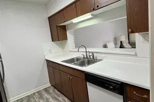 2701 Bellefontaine St, Houston, TX 77025 - Photo 7