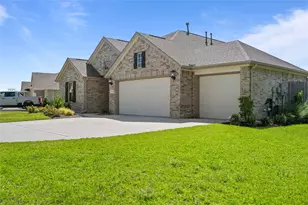 15322 Lake Front Dr, Mont Belvieu, TX 77523 - Photo 3