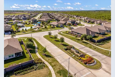10402 Deussen Lane, Texas City, TX 77591 - Photo 37