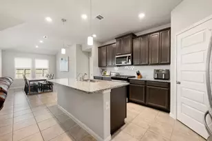 10402 Deussen Ln, Texas City, TX 77591 - Photo 5