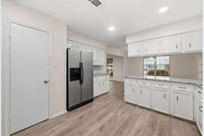 8022 Bayside Boulevard, Beach City, TX 77523 - Photo 9