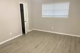 10122 Shadow Wood Dr, Houston, TX 77043 - Photo 11