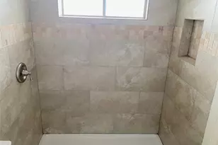 10122 Shadow Wood Dr, Houston, TX 77043 - Photo 15