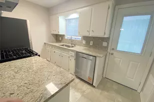 10122 Shadow Wood Dr, Houston, TX 77043 - Photo 7
