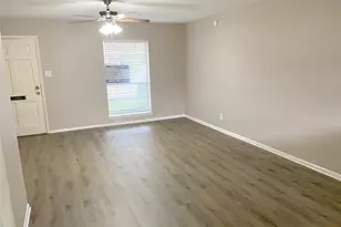 10122 Shadow Wood Dr, Houston, TX 77043 - Photo 3