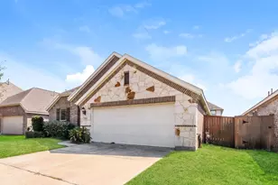 12519 Tamaron Dr, Texas City, TX 77568 - Photo 3