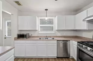 11950 Rolling Stream Dr, Tomball, TX 77375 - Photo 9