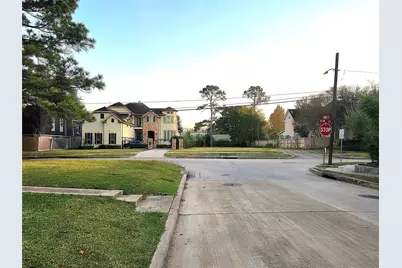 851 Jaquet Drive, Bellaire, TX 77401 - Photo 3